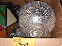 Lot 100 - discobal, kabels en plafondlamp - afbeelding 2 van  5
