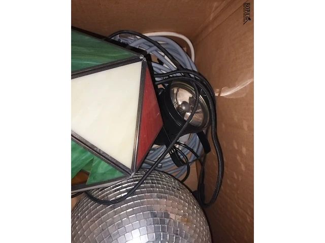 Lot 100 - discobal, kabels en plafondlamp - afbeelding 4 van  5