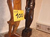Lot 100 - houten beelden. 2 stuks - afbeelding 3 van  4
