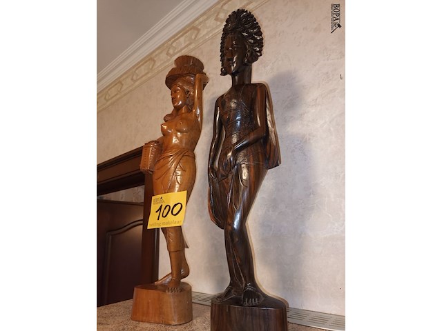 Lot 100 - houten beelden. 2 stuks - afbeelding 4 van  4