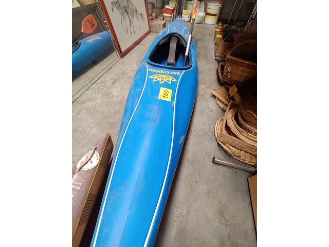 Lot 100 - kajak blauw - afbeelding 1 van  8