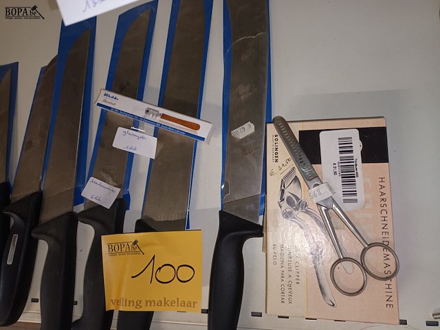 Lot 100 - messen, sleutels, scharen. 17 stuks - afbeelding 2 van  3