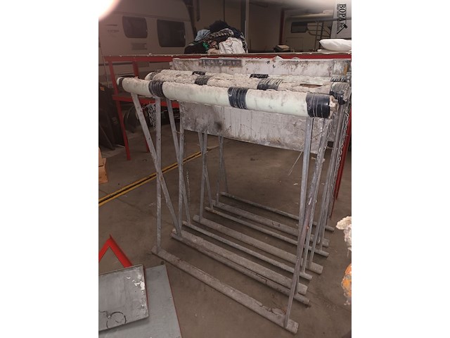 Lot 100 - metalen schragen. 4 stuks - afbeelding 3 van  3