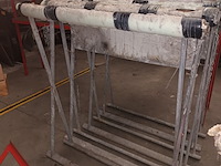 Lot 100 - metalen schragen. 4 stuks - afbeelding 3 van  3