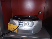 Lot 100 - philips draagbare radio - afbeelding 2 van  2