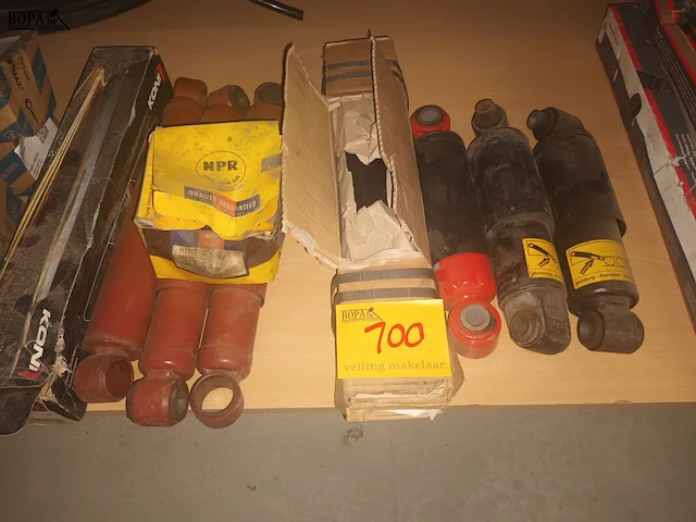 Lot 100 - schokdempers. 8 stuks - afbeelding 1 van  4