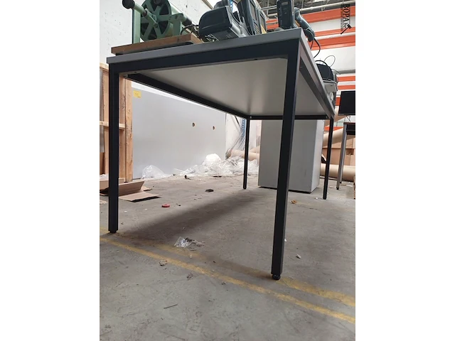 Lot 100 - tafel (h) - afbeelding 3 van  4
