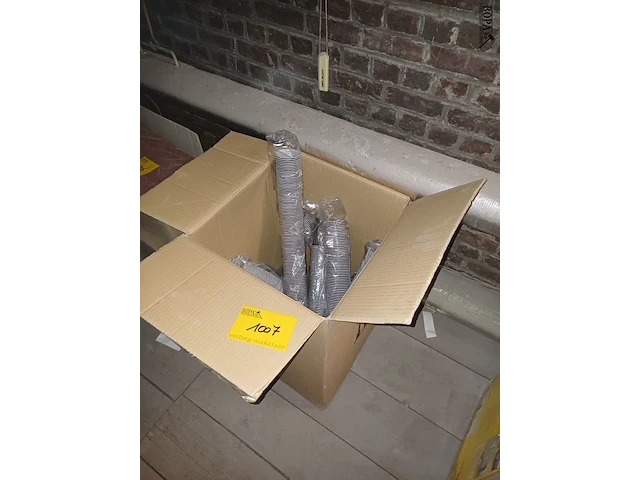 Lot 1007 - doos koffiebekers - afbeelding 1 van  2
