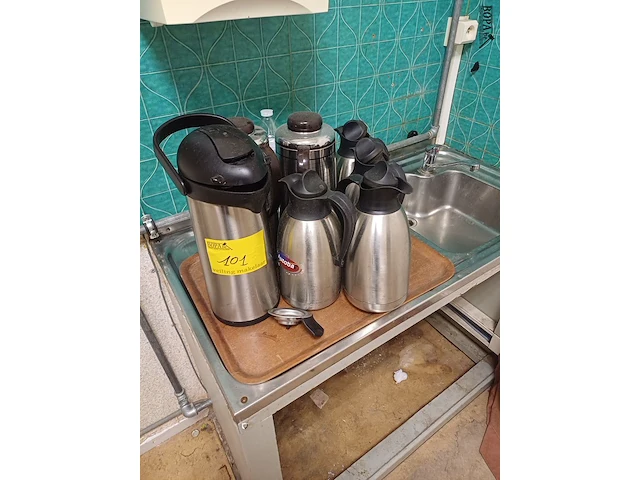 Lot 101 - blender en thermossen. 8 stuks - afbeelding 1 van  3