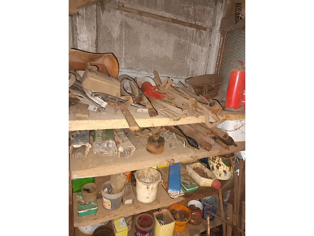 Lot 101 - divers materiaal. inhoud rek - afbeelding 2 van  6