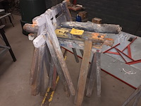 Lot 101 - houten schragen. 6 stuks - afbeelding 1 van  3