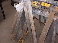 Lot 101 - houten schragen. 6 stuks - afbeelding 2 van  3