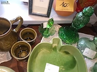 Lot 101 - keramiek en glaswerk groen. 10 stuks - afbeelding 3 van  6