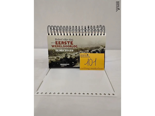 Lot 101 - lot boeken, national geographic, 3 stuks + kalender 1e werel - afbeelding 2 van  4