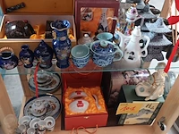 Lot 101 - oosterse decoratie en servies - afbeelding 3 van  7