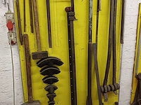 Lot 1018 - divers plooi- en spanmateriaal - afbeelding 2 van  4