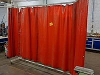 Lot 1019 - kar met las beschermingsgordijn - afbeelding 3 van  3