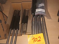 Lot 102 - diverse gasveren - afbeelding 1 van  3