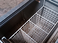Lot 102 - roomijs diepvrieskist - afbeelding 2 van  2