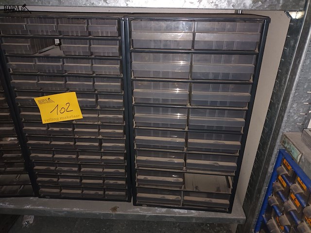 Lot 102 - sorteertoren. 3 stuks - afbeelding 2 van  3