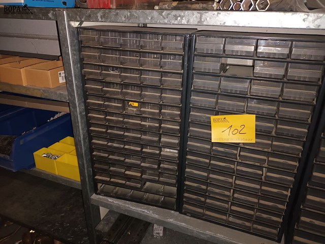 Lot 102 - sorteertoren. 3 stuks - afbeelding 3 van  3