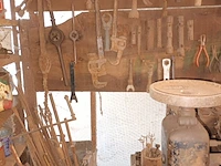 Lot 102 - werkbank en materiaal - afbeelding 2 van  8