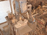 Lot 102 - werkbank en materiaal - afbeelding 3 van  8