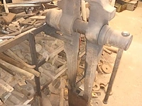 Lot 102 - werkbank en materiaal - afbeelding 4 van  8