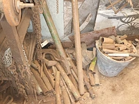 Lot 102 - werkbank en materiaal - afbeelding 8 van  8