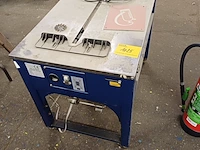 Lot 1025 - semi-automatische omsnoeringsmachine - afbeelding 1 van  6