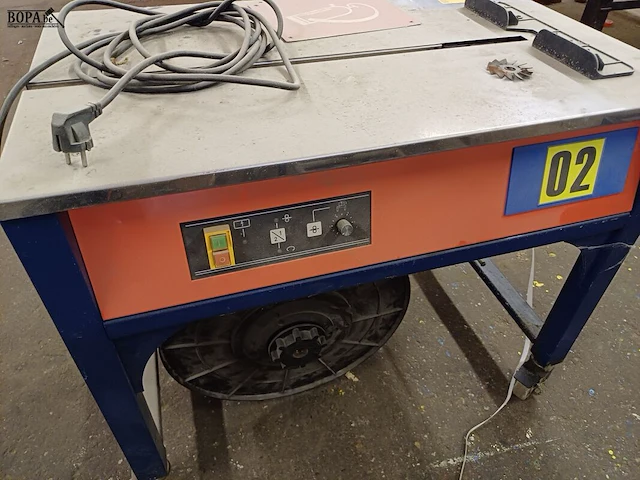 Lot 1025 - semi-automatische omsnoeringsmachine - afbeelding 5 van  6