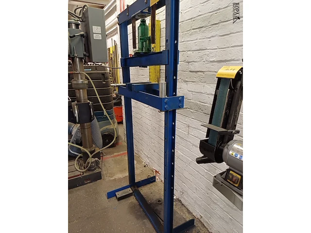 Lot 1028 - hydraulische pers - afbeelding 3 van  3