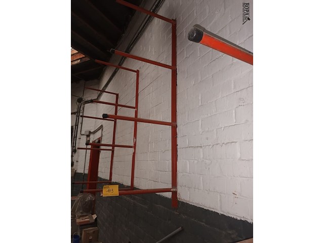 Lot 103 - draagarmrek - afbeelding 1 van  3