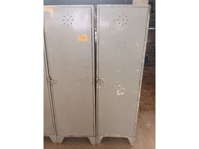 Lot 103 - metalen lockerkasten. 6 stuks - afbeelding 2 van  4