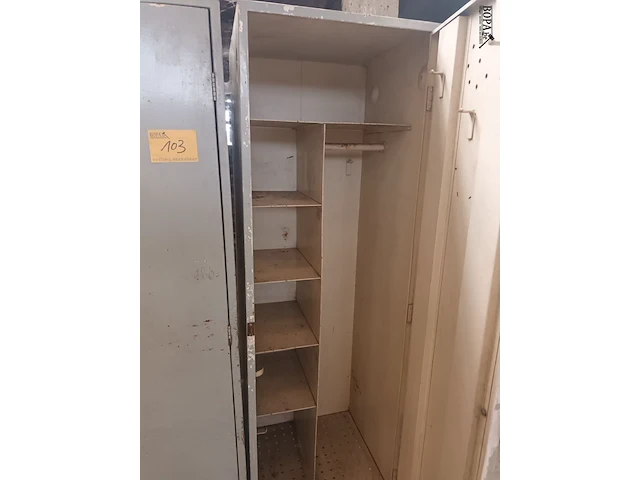 Lot 103 - metalen lockerkasten. 6 stuks - afbeelding 3 van  4