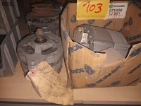 Lot 103 - motoren. 6 stuks - afbeelding 3 van  3
