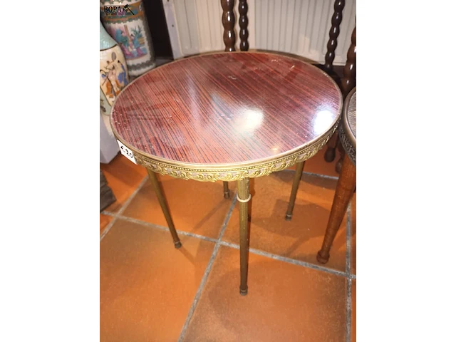 Lot 103 - ronde bijzettafels en schaal - afbeelding 4 van  4