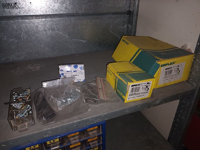 Lot 103 - werkmateriaal. inhoud rek - afbeelding 5 van  6