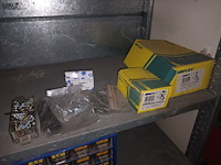 Lot 103 - werkmateriaal. inhoud rek - afbeelding 5 van  6