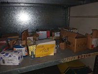 Lot 103 - werkmateriaal. inhoud rek - afbeelding 6 van  6