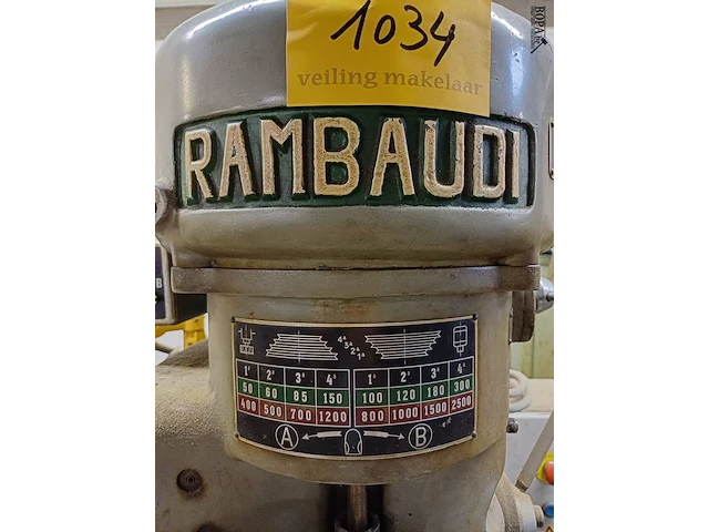 Lot 1034 - freesamchine + rek met toebehoren - afbeelding 5 van  12