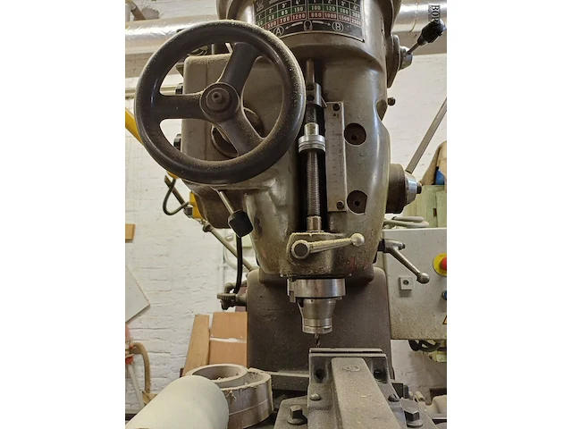 Lot 1034 - freesamchine + rek met toebehoren - afbeelding 12 van  12