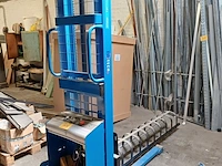 Lot 1038 - semi-elektrische stapelaar - afbeelding 1 van  6
