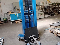 Lot 1038 - semi-elektrische stapelaar - afbeelding 6 van  6