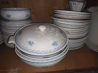 Lot 104 - antiek servies. inhoud kast - afbeelding 6 van  7