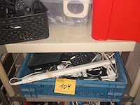 Lot 104 - computer accessoires en kabels - afbeelding 1 van  6