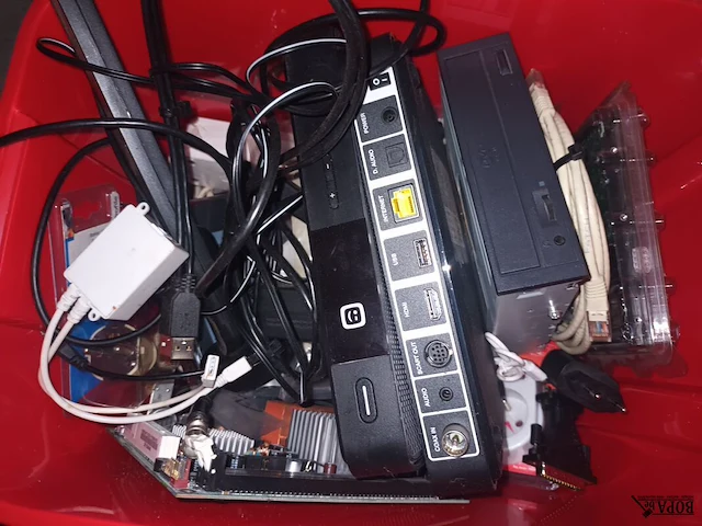 Lot 104 - computer accessoires en kabels - afbeelding 5 van  6