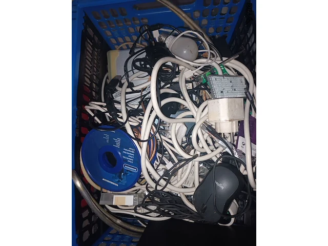 Lot 104 - computer accessoires en kabels - afbeelding 6 van  6