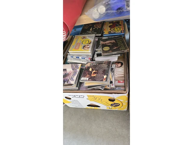 Lot 104 - doos vol met diverse cd - afbeelding 1 van  4