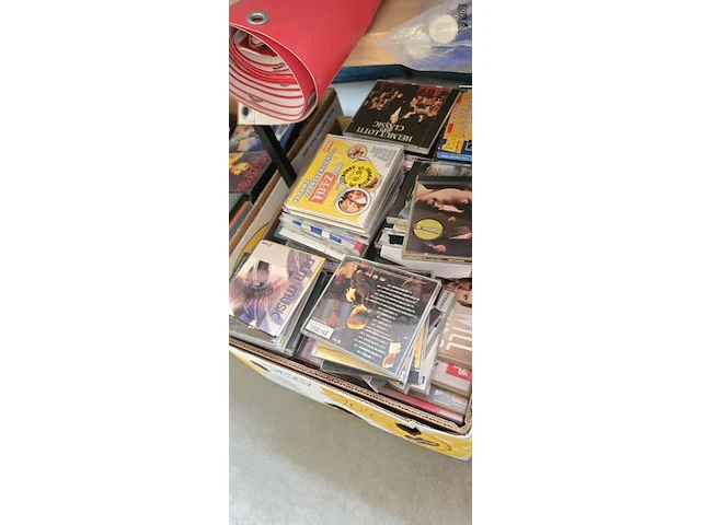 Lot 104 - doos vol met diverse cd - afbeelding 2 van  4